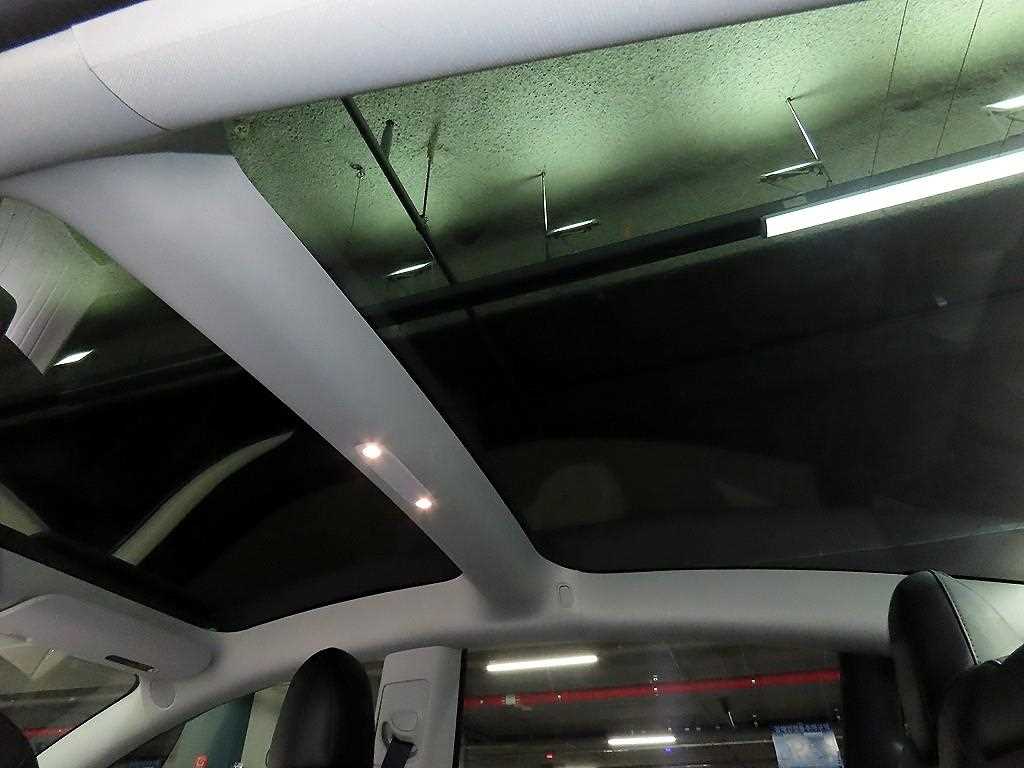 Tesla Model 3 — photo 17