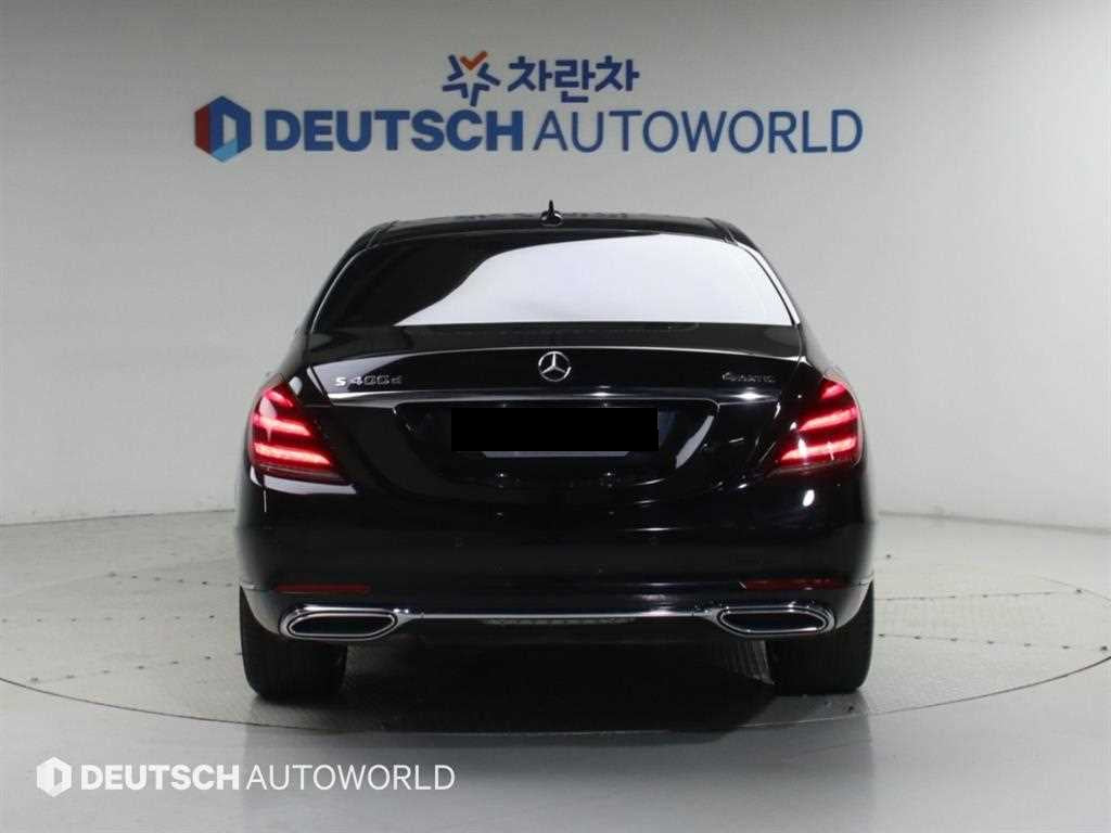 Mercedes-Benz S-Class — photo 04