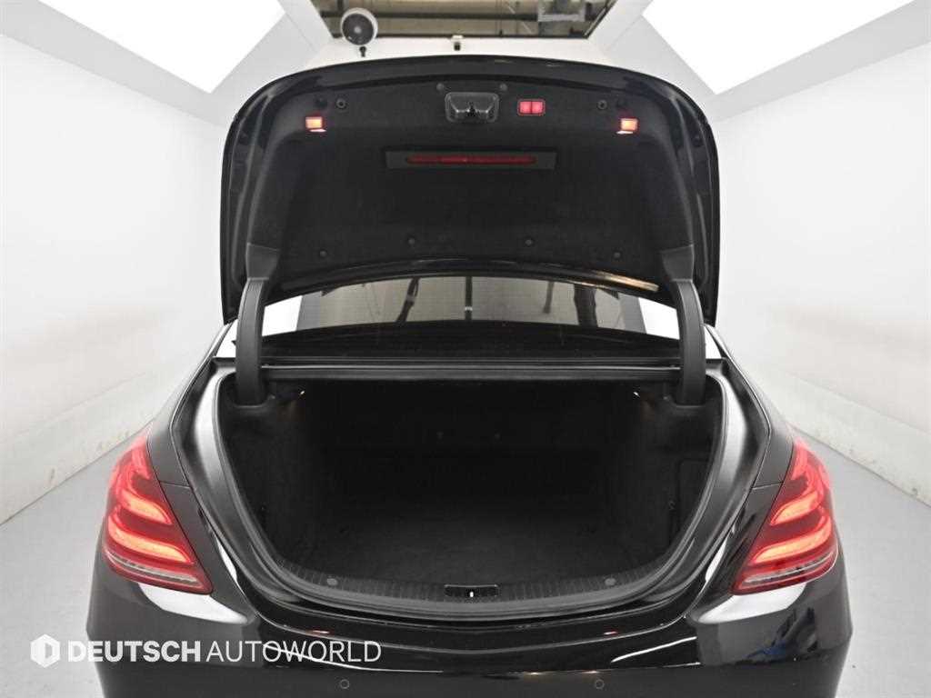 Mercedes-Benz S-Class — photo 19