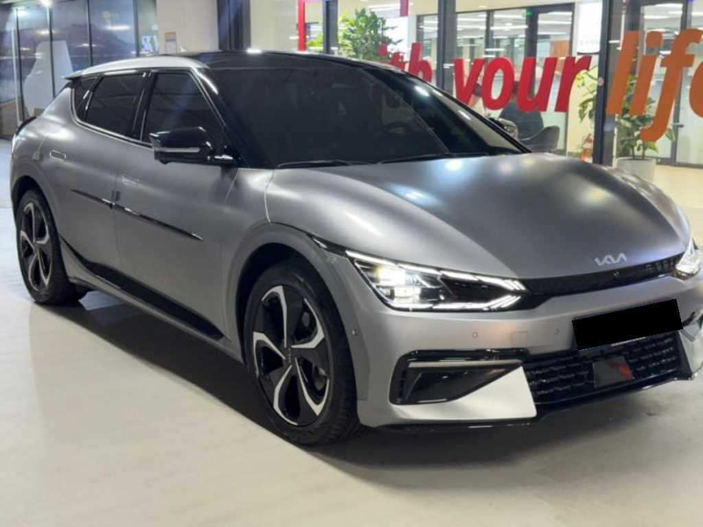 Kia EV6 — photo 01