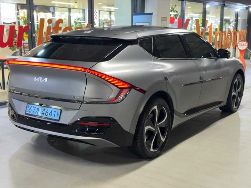 Kia EV6 — photo 04