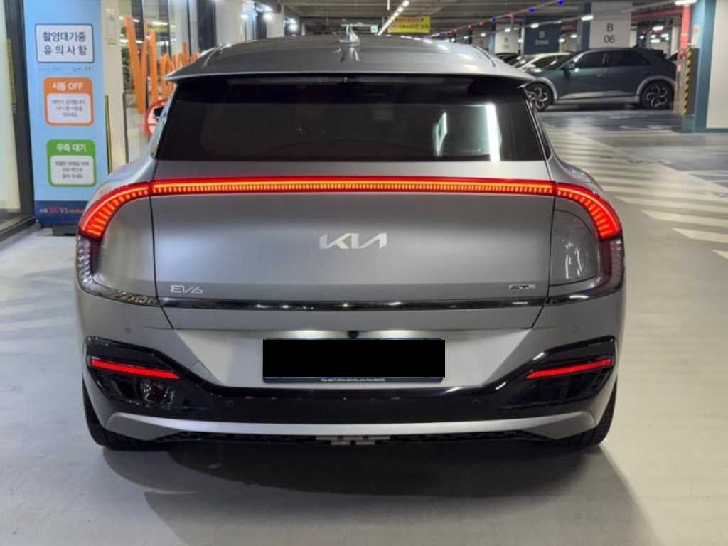 Kia EV6 — photo 05
