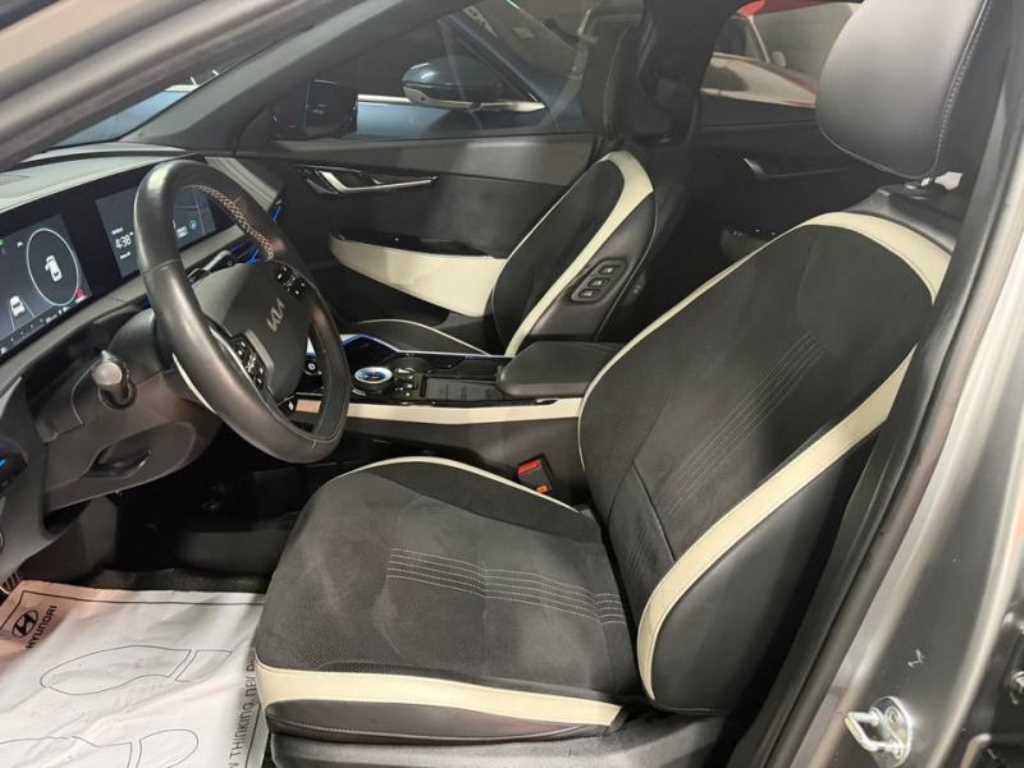 Kia EV6 — photo 06