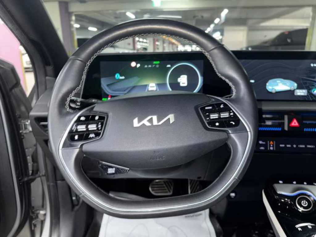 Kia EV6 — photo 08