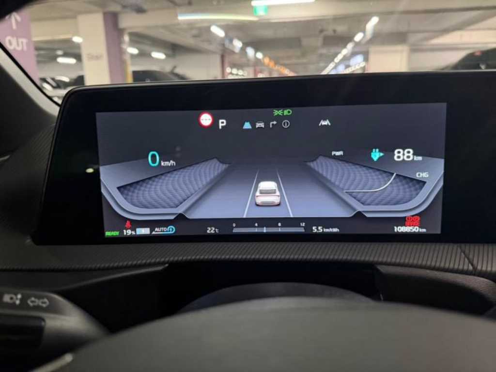 Kia EV6 — photo 09