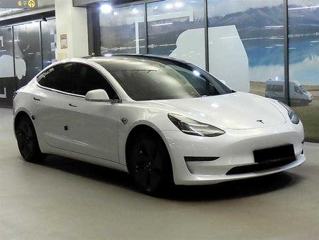 Tesla Model 3 — photo 01
