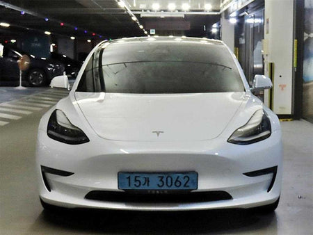 Tesla Model 3 — photo 02