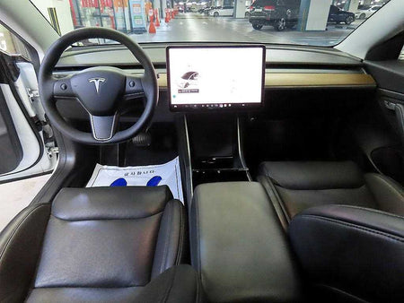 Tesla Model 3 — photo 10