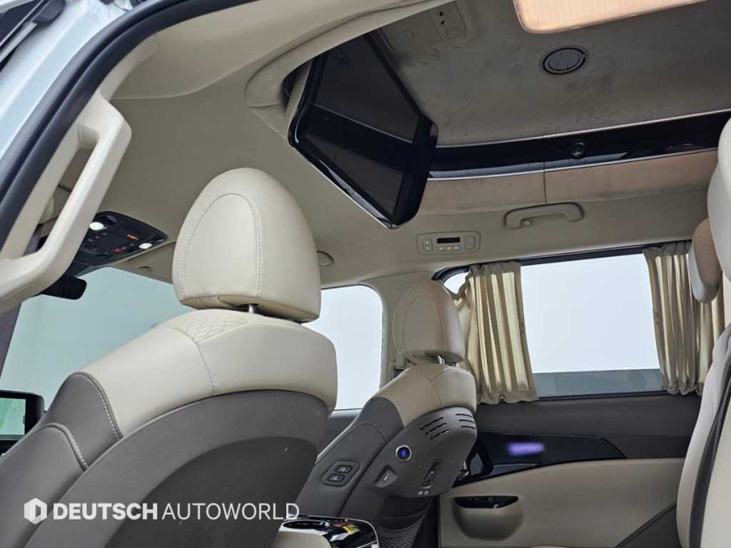 Kia Carnival — photo 18