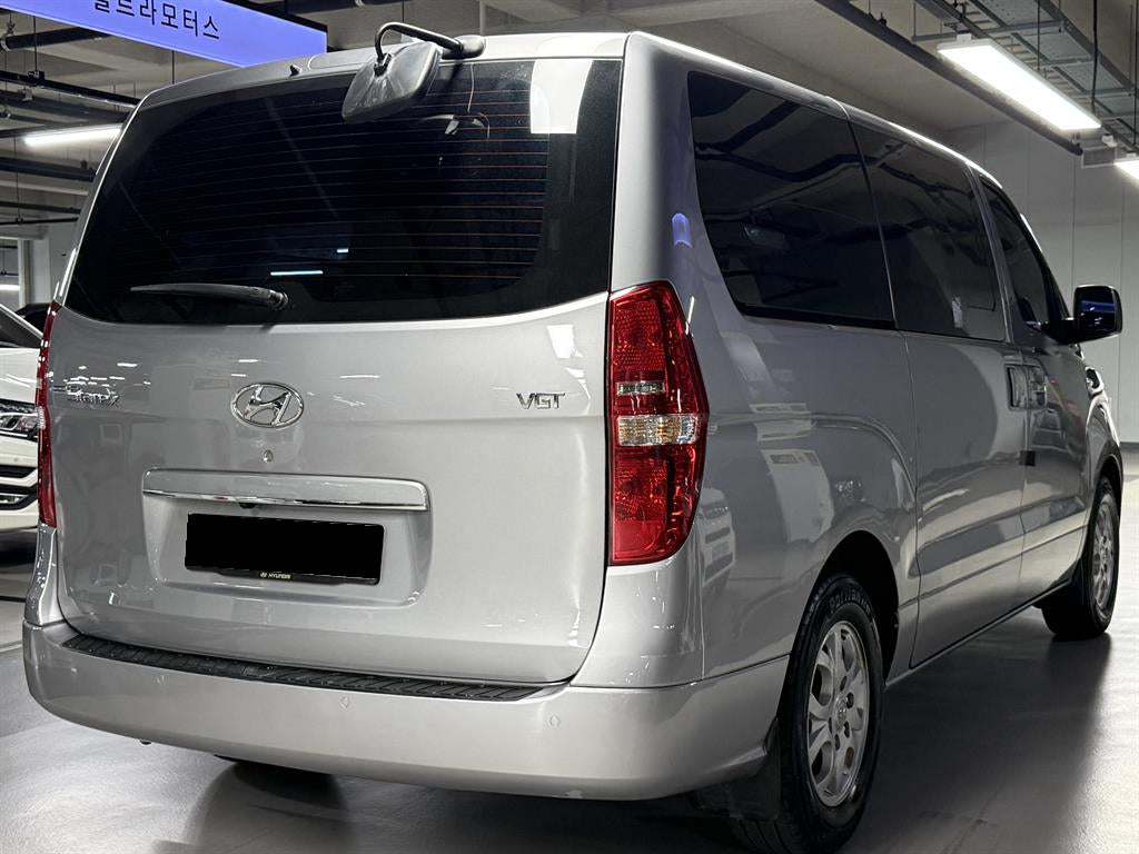 Hyundai Starex — photo 03