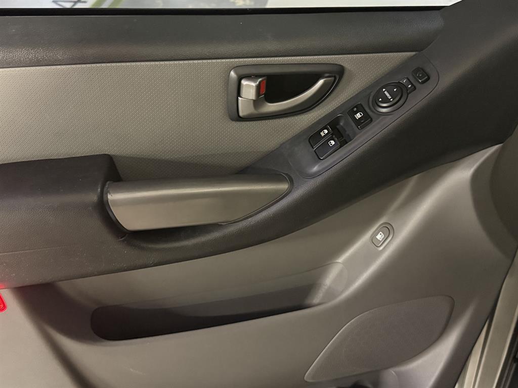 Hyundai Starex — photo 06