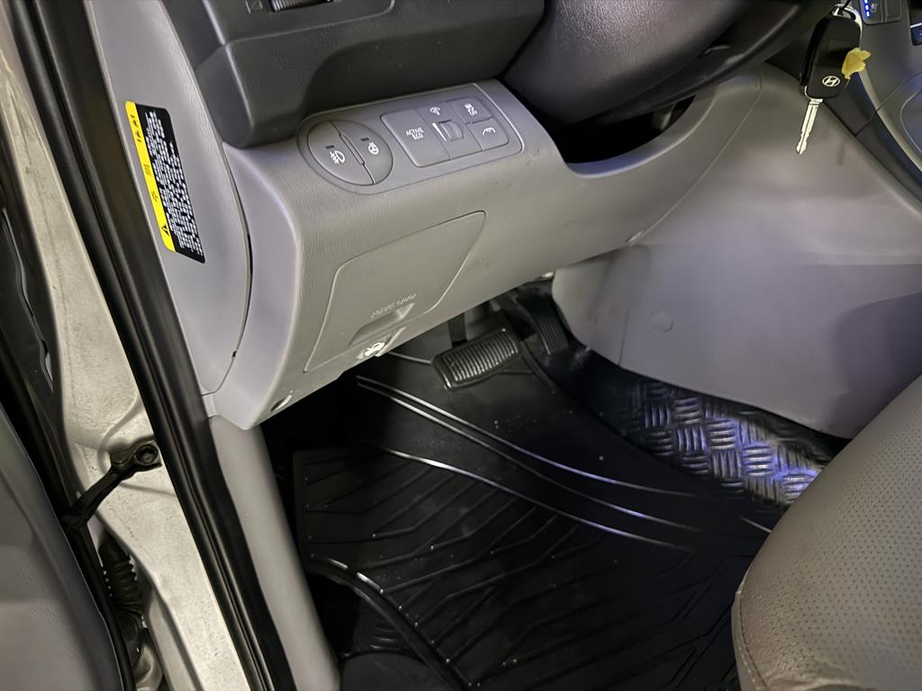 Hyundai Starex — photo 07