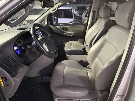 Hyundai Starex — photo 08