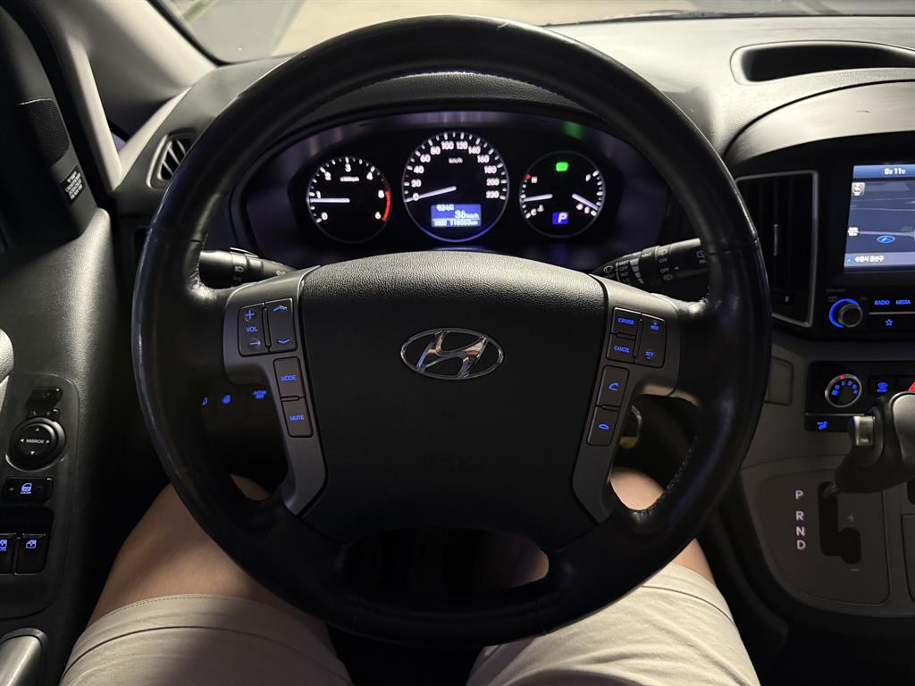 Hyundai Starex — photo 09