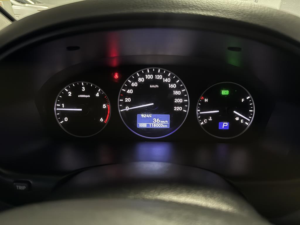 Hyundai Starex — photo 10