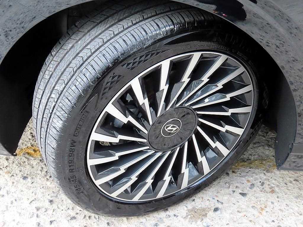 Hyundai Grandeur — photo 20
