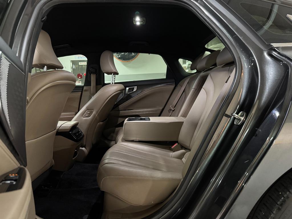 Kia K8 — photo 02