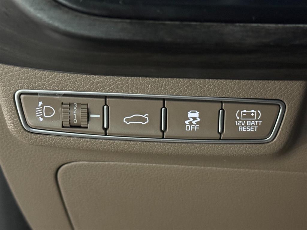 Kia K8 — photo 17
