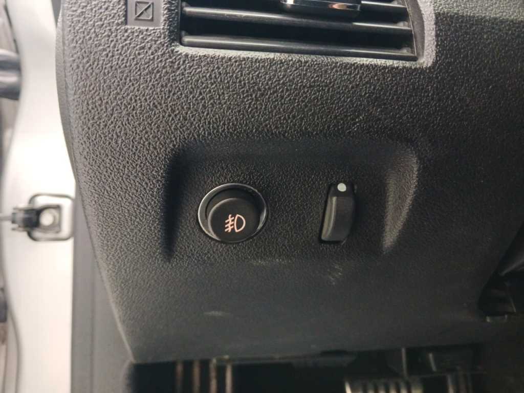CHEVROLET G2X — photo 14