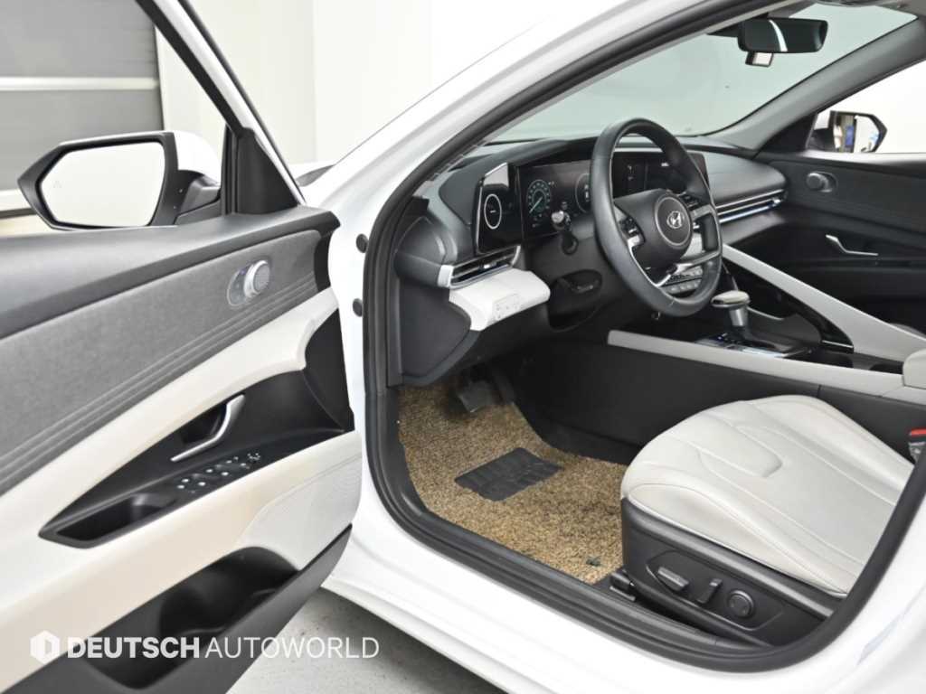 Hyundai Avante — photo 10