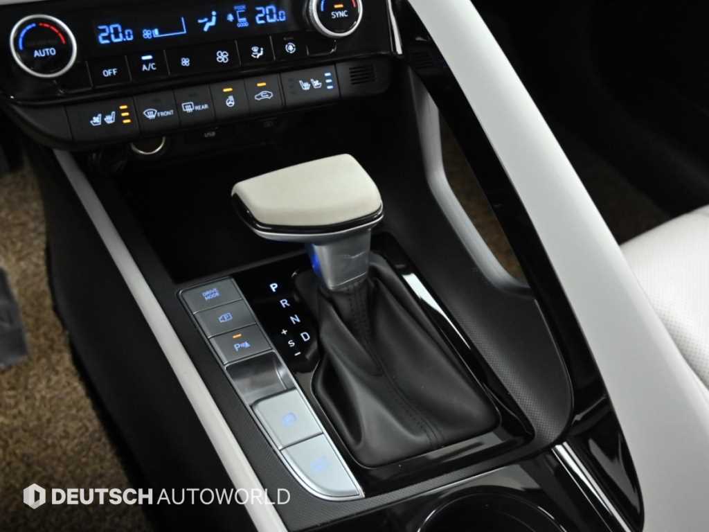 Hyundai Avante — photo 17
