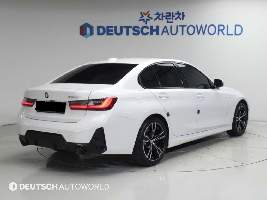 BMW 3-Series — photo 02