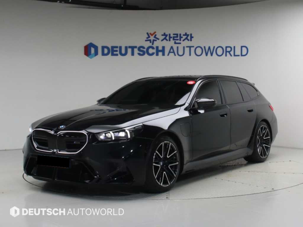 BMW M5 — photo 01