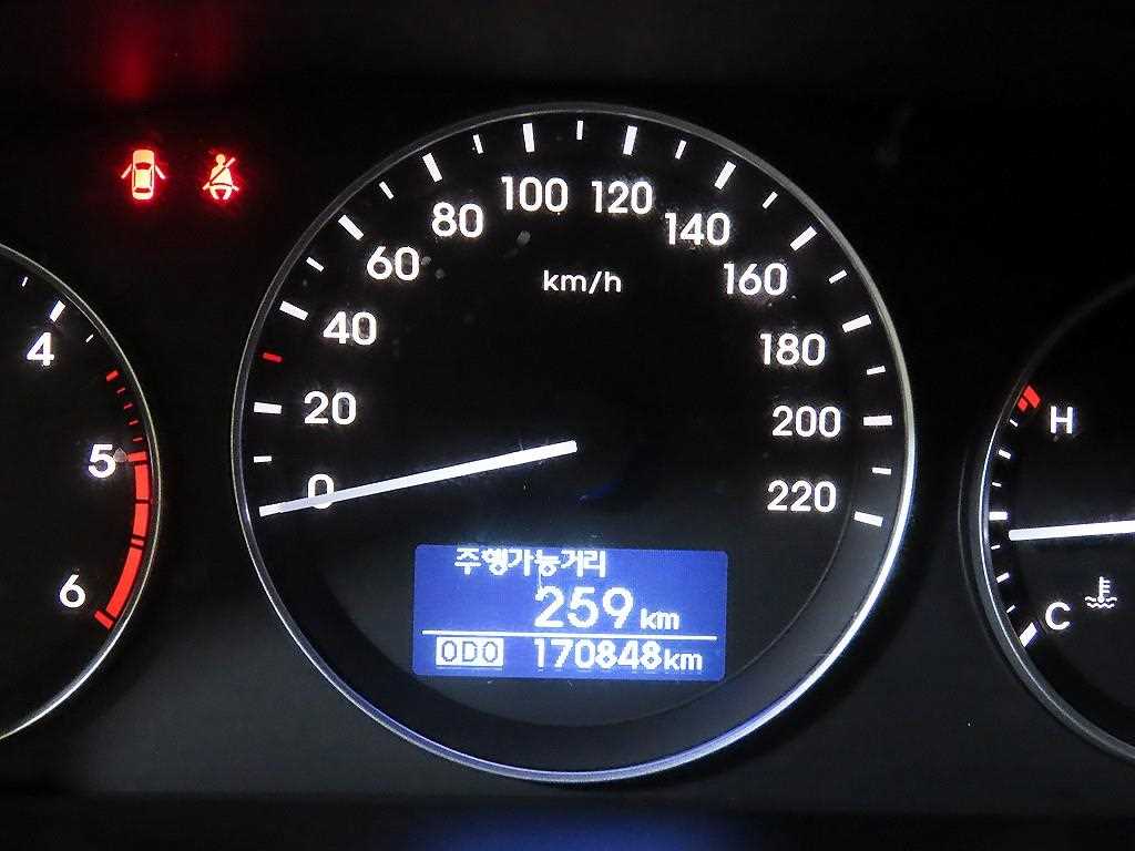 Hyundai Starex — photo 09