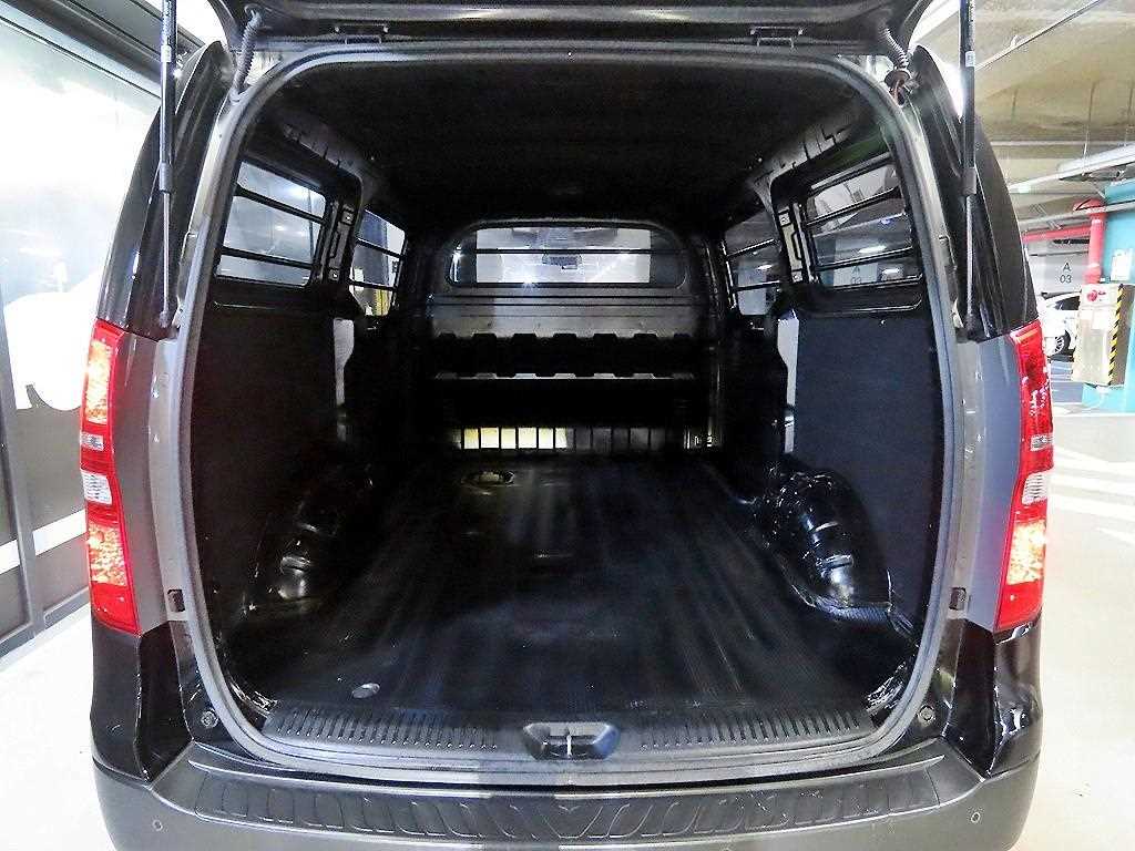 Hyundai Starex — photo 15
