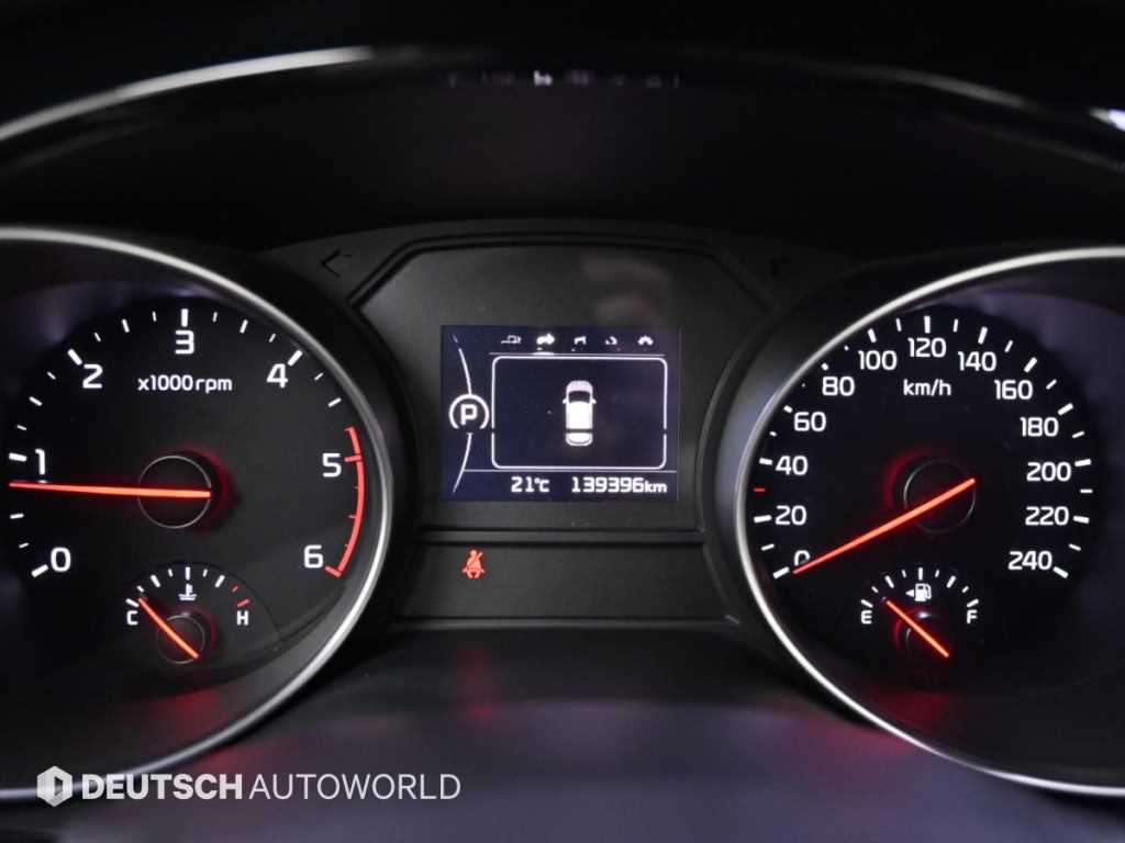 Kia Carnival — photo 08