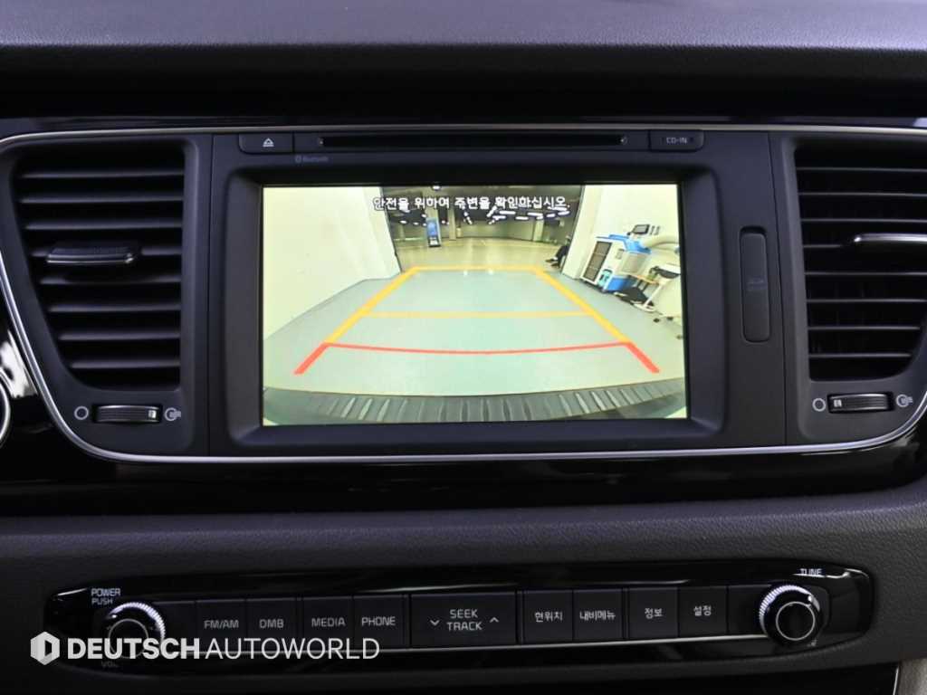 Kia Carnival — photo 15