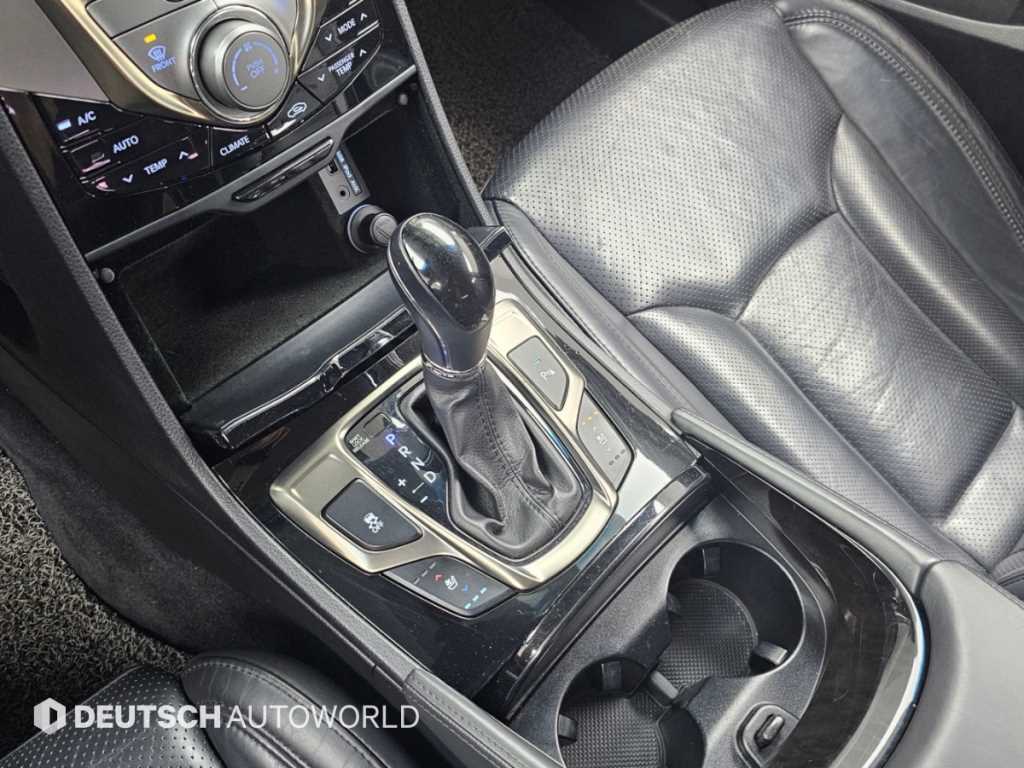 Hyundai Grandeur — photo 09