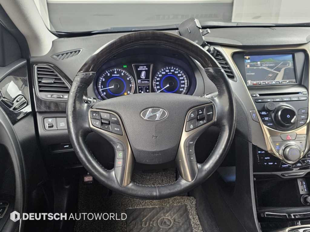 Hyundai Grandeur — photo 13
