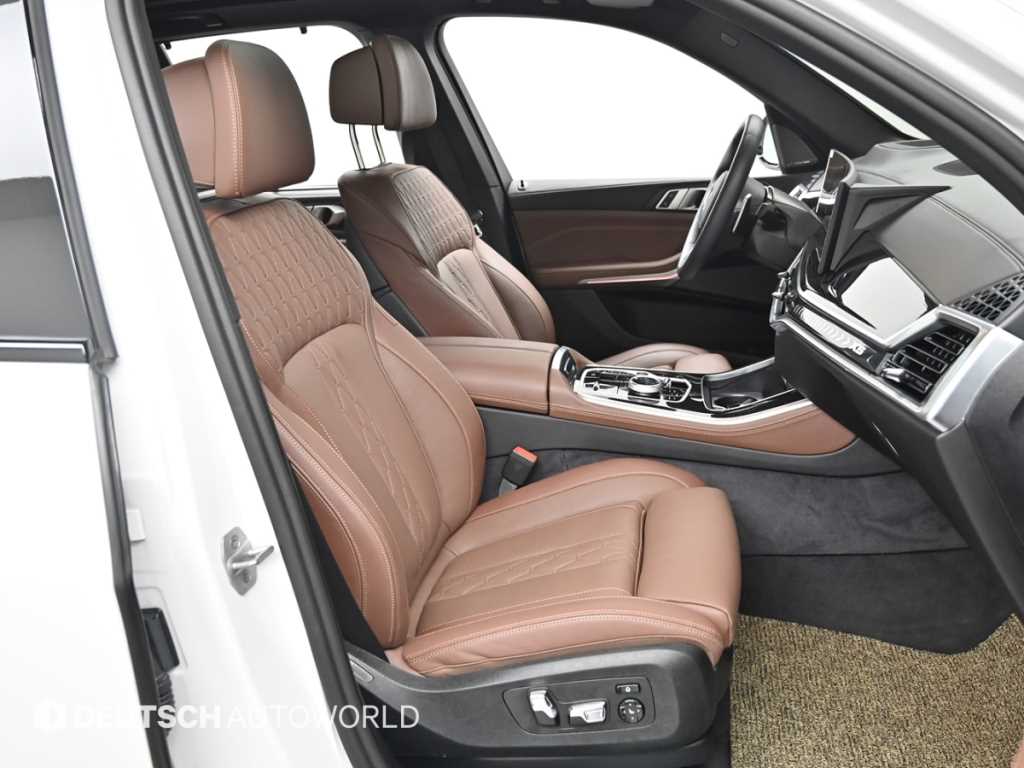 BMW X5 — photo 10