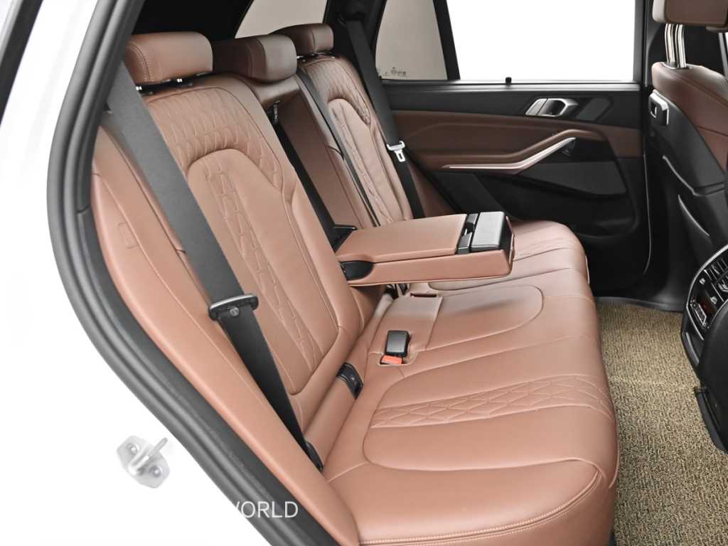 BMW X5 — photo 12