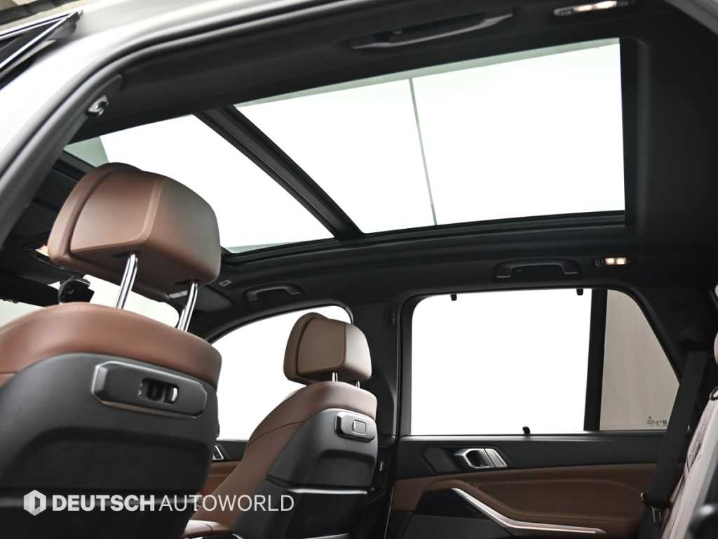 BMW X5 — photo 18