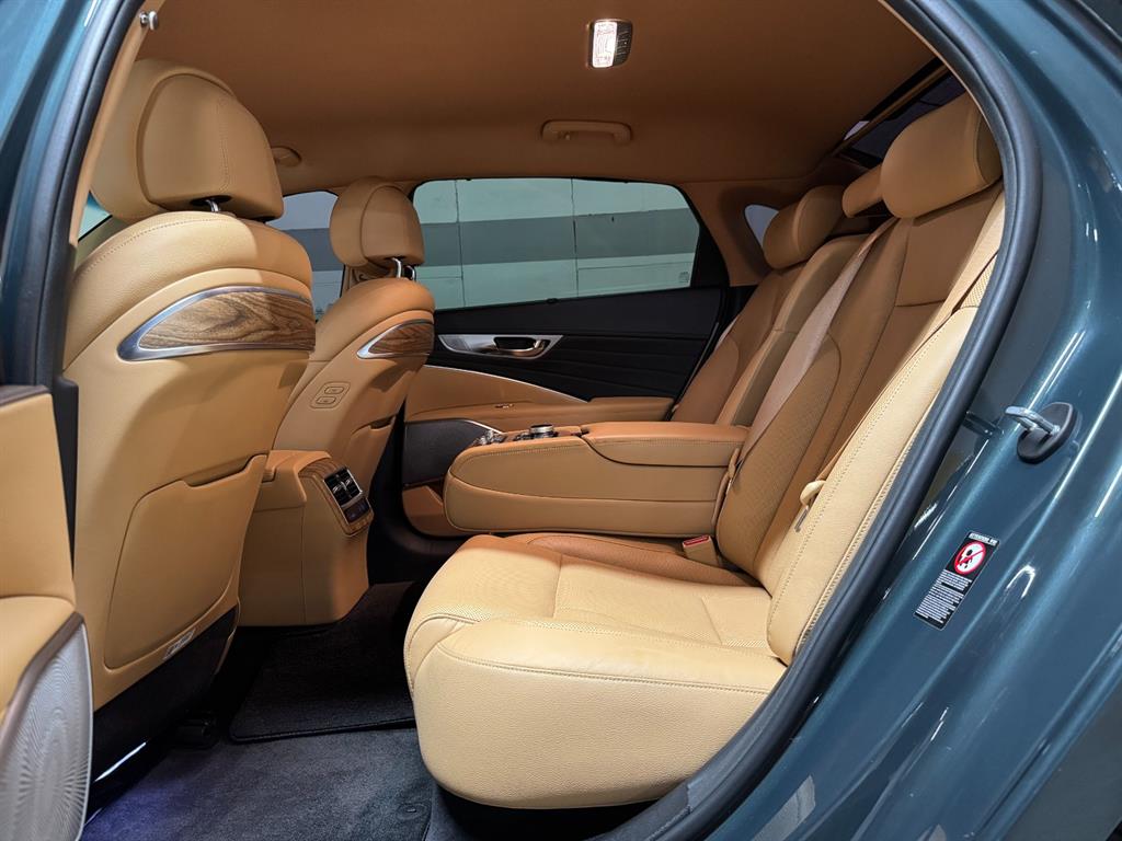 Kia K9 — photo 02