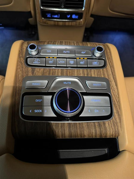 Kia K9 — photo 18