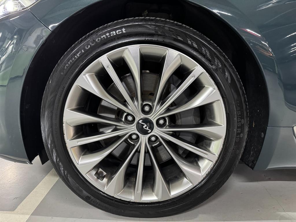 Kia K9 — photo 19