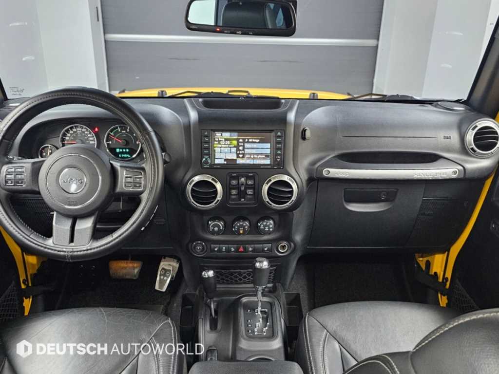 Jeep Wrangler — photo 07