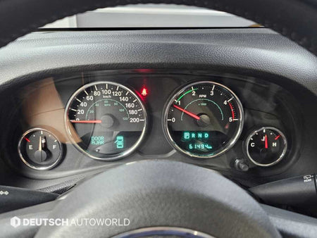 Jeep Wrangler — photo 08