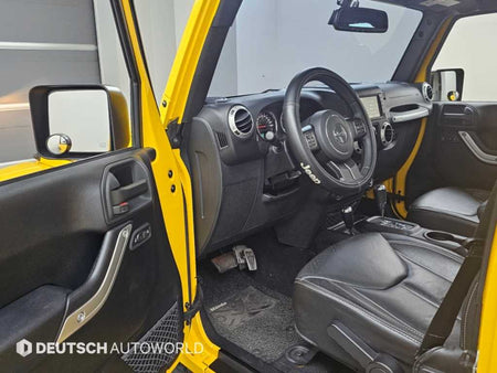 Jeep Wrangler — photo 11