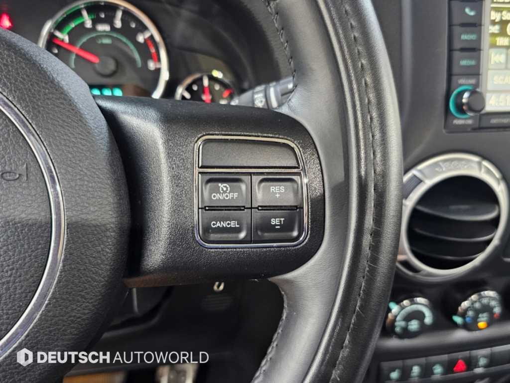 Jeep Wrangler — photo 17