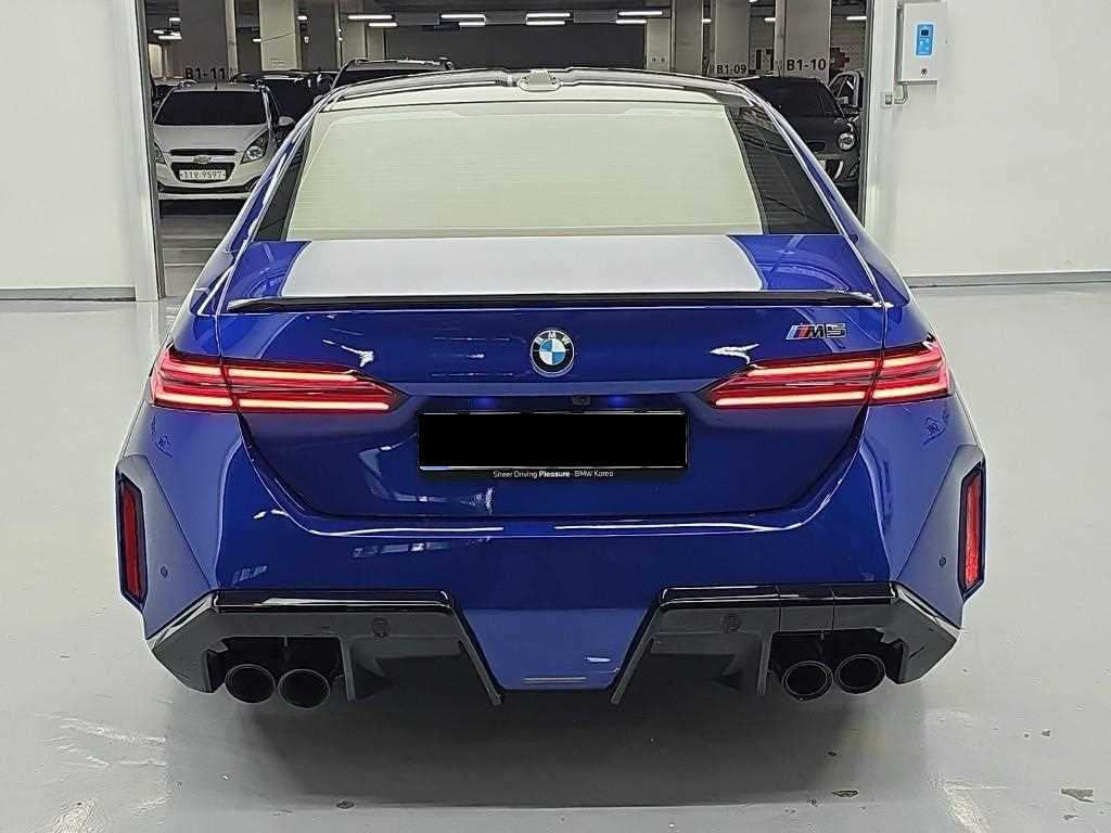 BMW M5 — photo 02