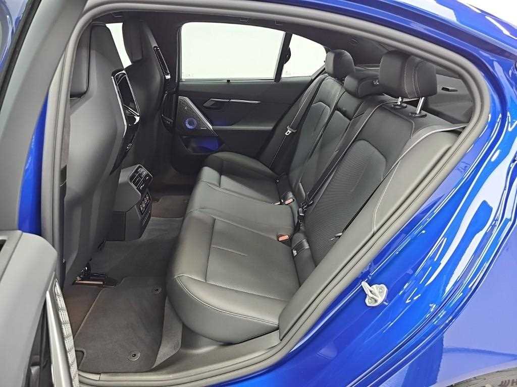 BMW M5 — photo 11