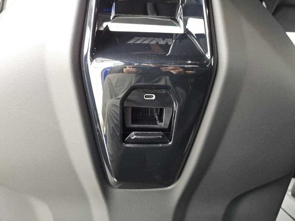 BMW M5 — photo 13