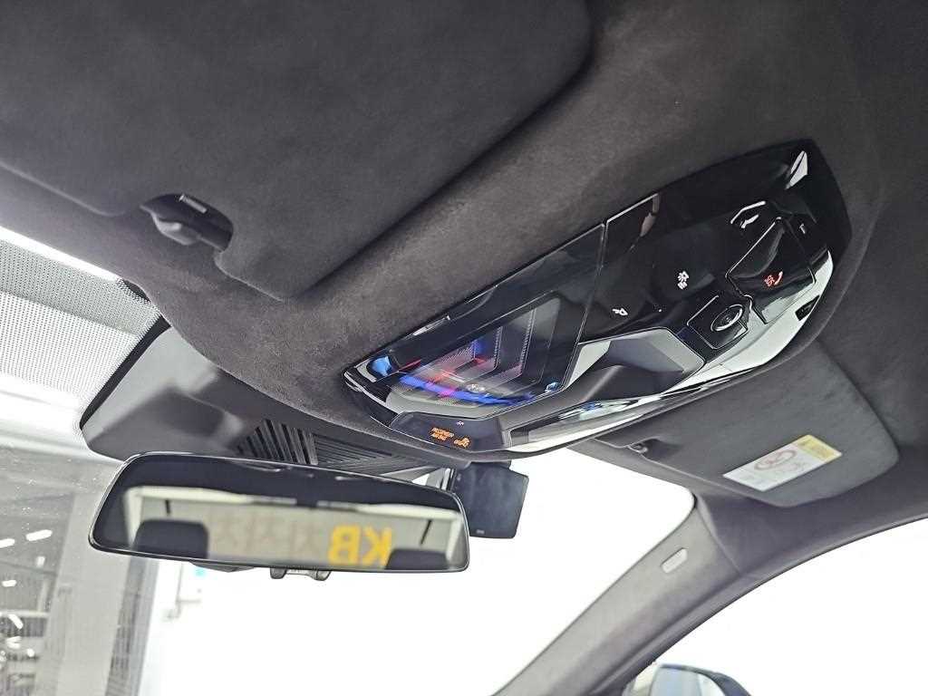 BMW M5 — photo 17