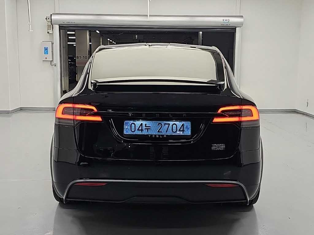 Tesla Model X — photo 03