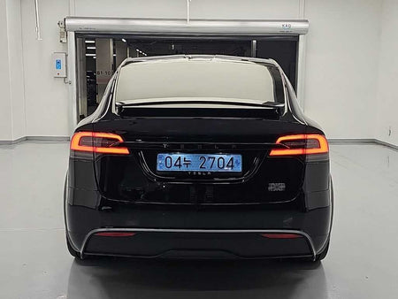 Tesla Model X — photo 03