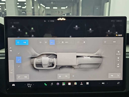 Tesla Model X — photo 10
